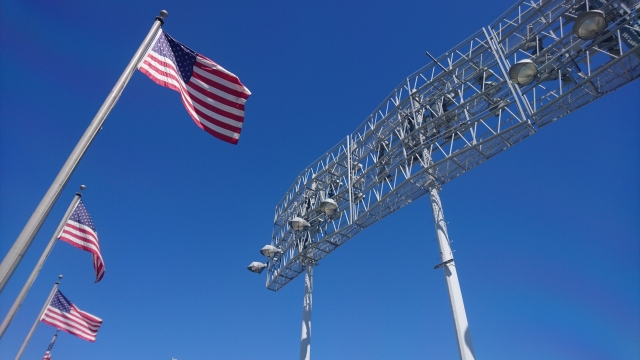 アメリカのスタジアムイメージとアメリカ国旗