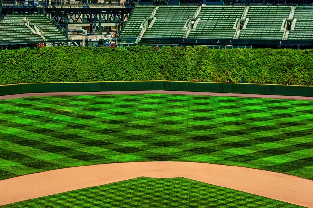 野球スタジアムとグラウンド